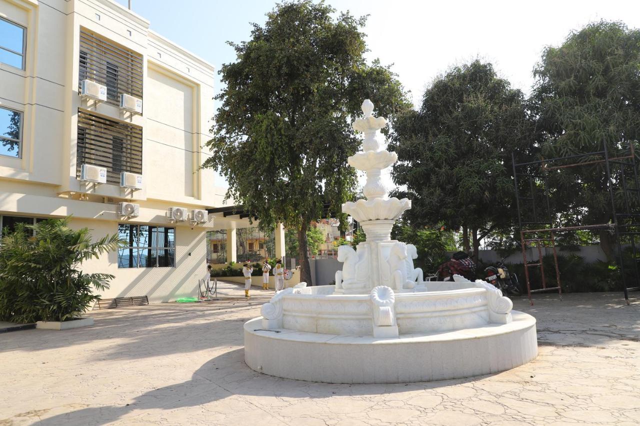 The Orange Flag, Phulambri Hotel Ganori Ngoại thất bức ảnh