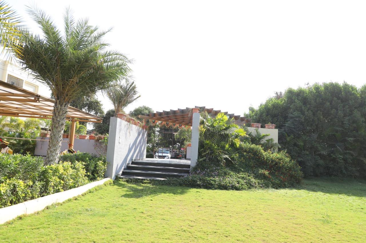 The Orange Flag, Phulambri Hotel Ganori Ngoại thất bức ảnh