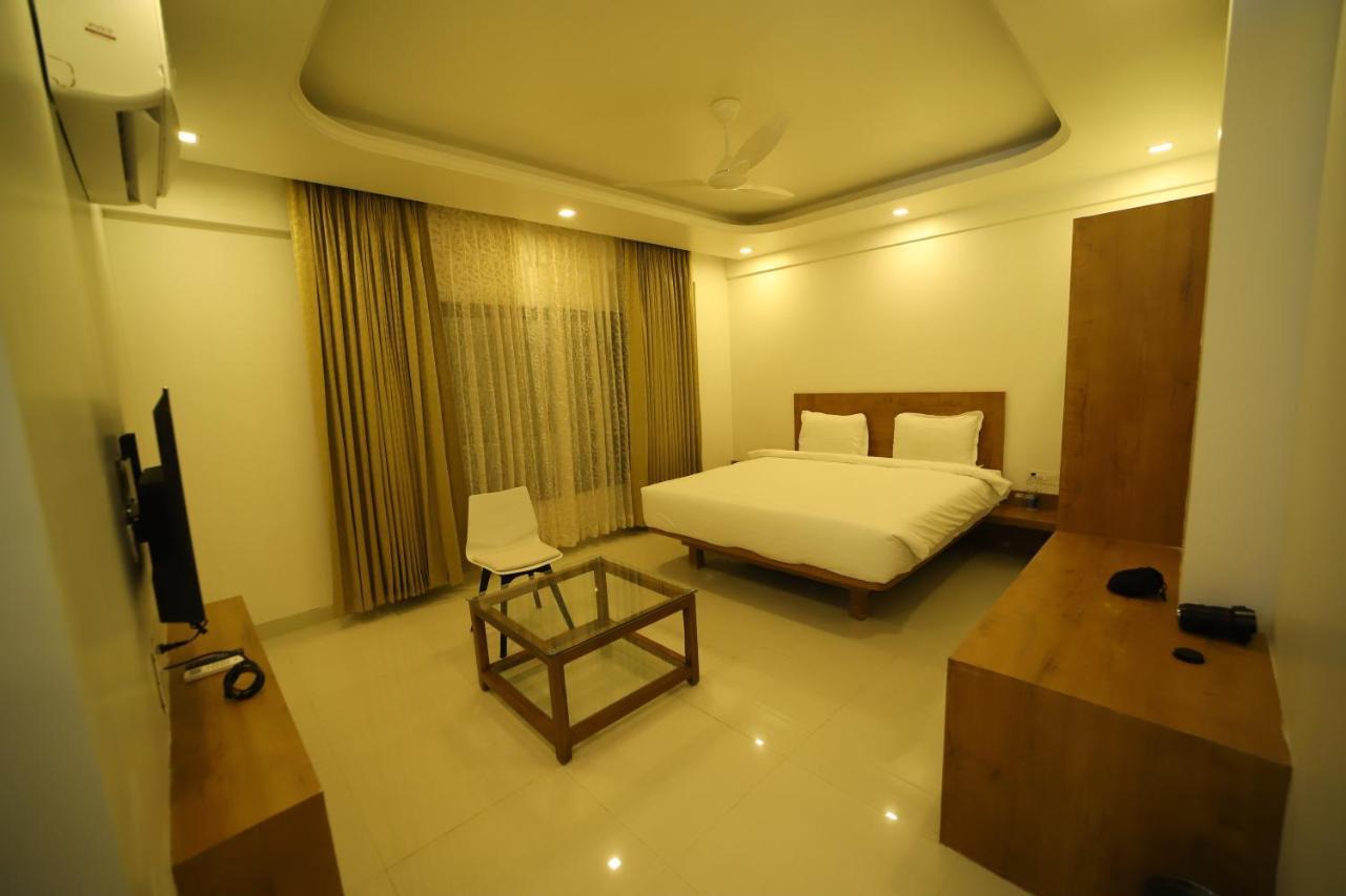 The Orange Flag, Phulambri Hotel Ganori Ngoại thất bức ảnh