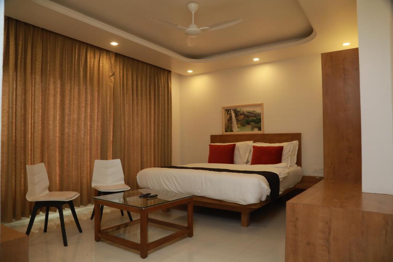 The Orange Flag, Phulambri Hotel Ganori Ngoại thất bức ảnh